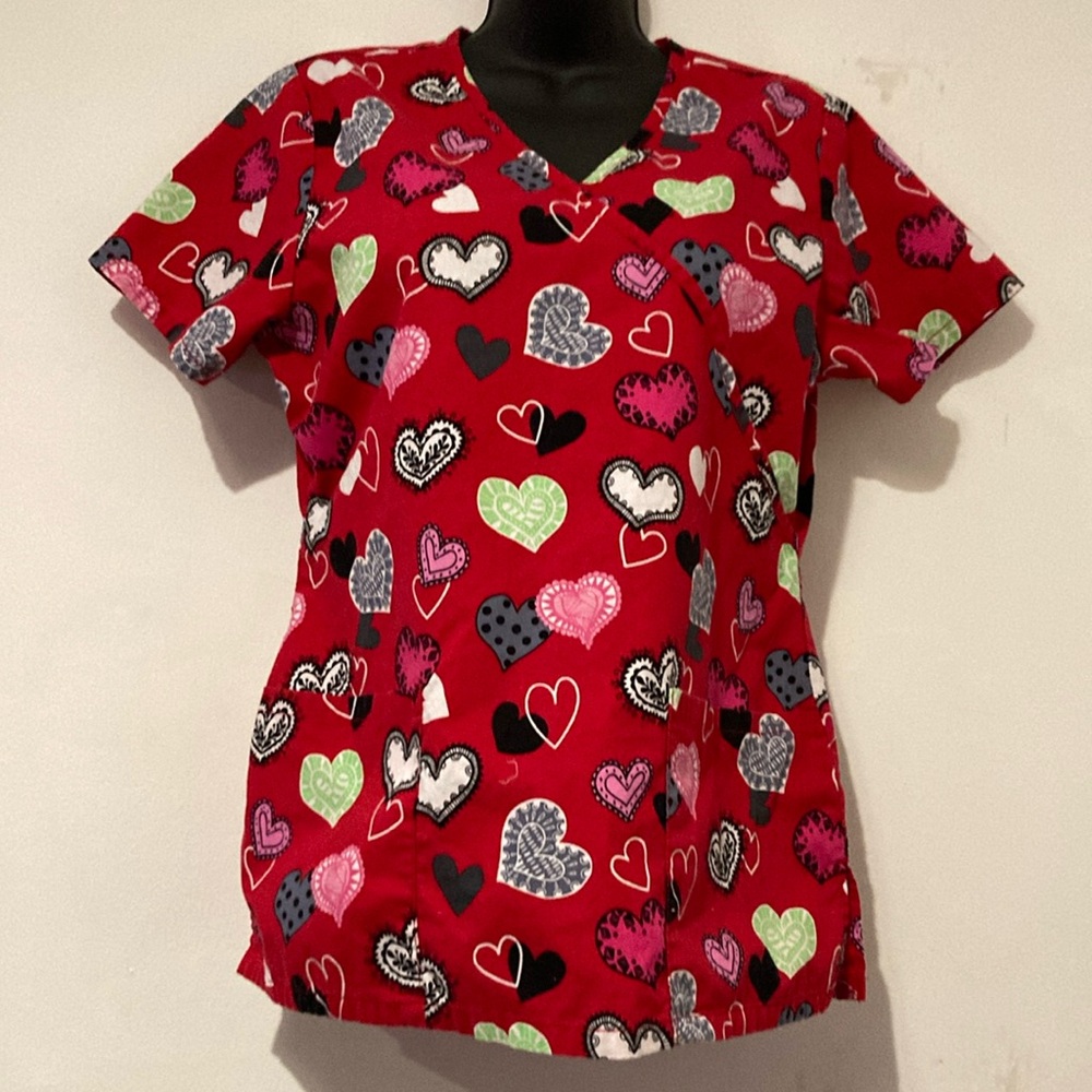 Hearts  Red Scrubstar Scrub Top. Excellent pre~loved condition. Very Comfy